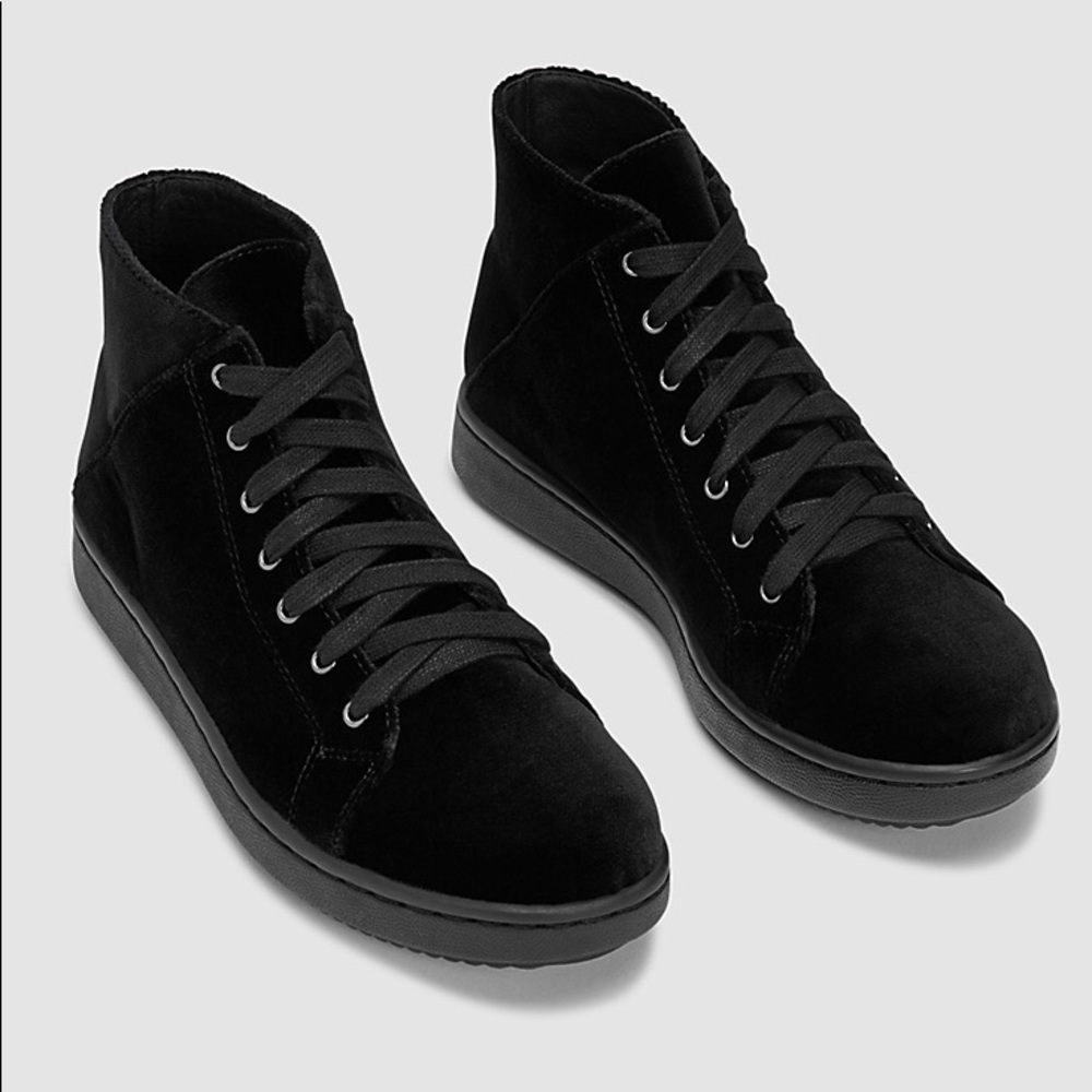 NIB - Eileen Fisher Black Velvet Sneaker.. Size 11